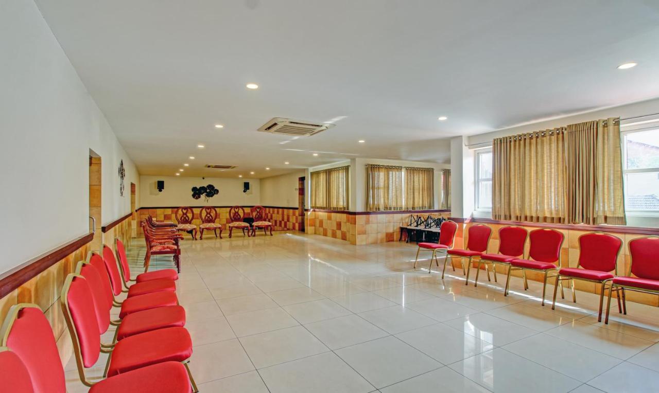 Treebo Prince Hotel Kottayam Buitenkant foto