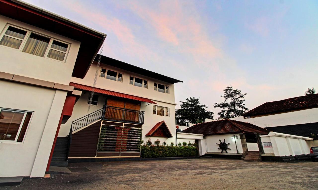 Treebo Prince Hotel Kottayam Buitenkant foto