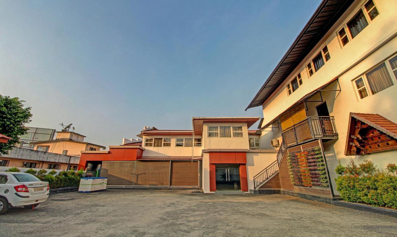 Treebo Prince Hotel Kottayam Buitenkant foto