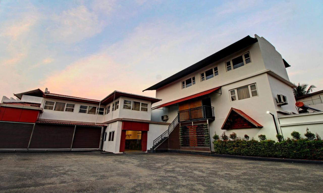 Treebo Prince Hotel Kottayam Buitenkant foto